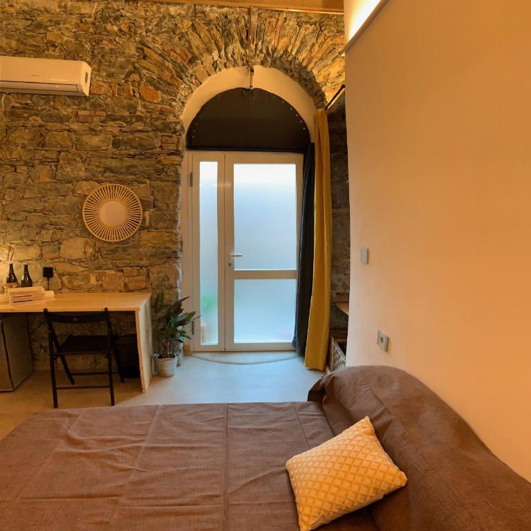 Rock & Wood - Apartment & Room - Double Room with Private Bathroom - 12