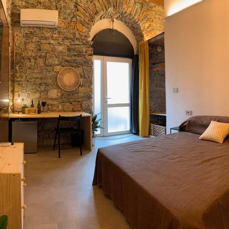Rock & Wood - Apartment & Room - Double Room with Private Bathroom - 23