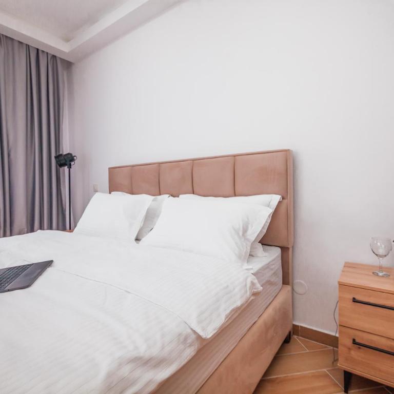 Magnolia Place - Studio with Terrace - 1