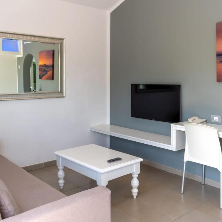 Hyde Park Lane - One-Bedroom Apartment (1 Adult) - 2
