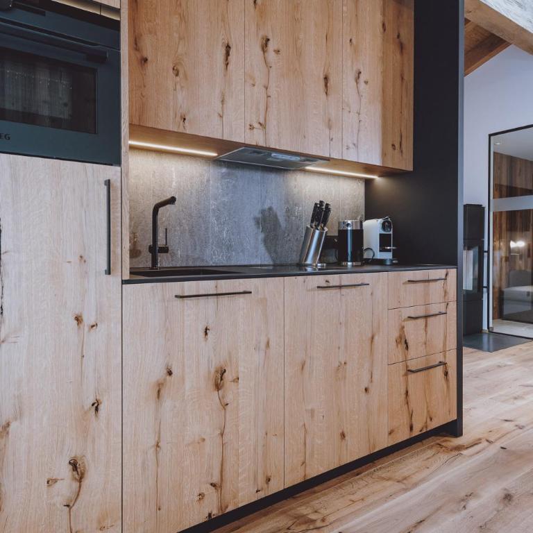 Premium Chalets by ZAGLGUT, Zell am See-Kaprun - Wellness & Infinity Pool, Air Conditioning, Panoramic Views & Summer Card Included - Chalet mit 2 Schlafzimmern, Sauna und Badewanne - 4