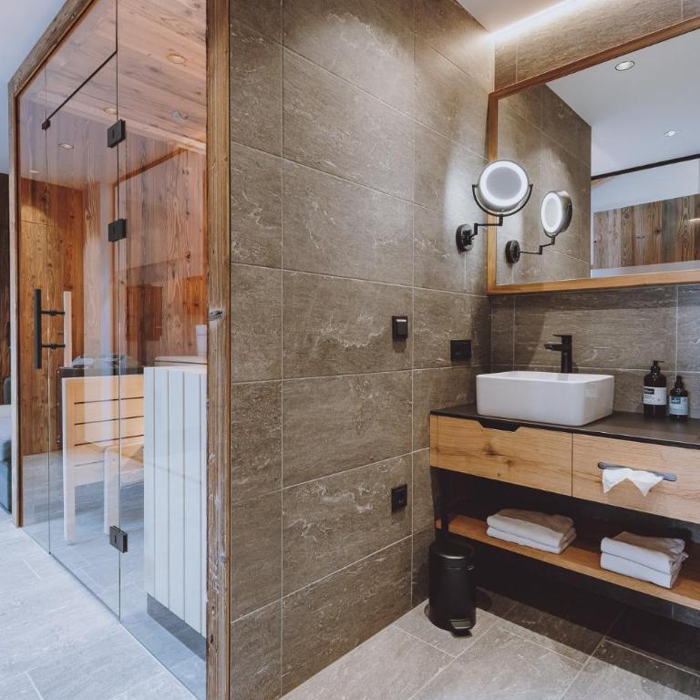 Premium Chalets by ZAGLGUT, Zell am See-Kaprun - Wellness & Infinity Pool, Air Conditioning, Panoramic Views & Summer Card Included - Chalet mit 2 Schlafzimmern, Sauna und Badewanne - 11