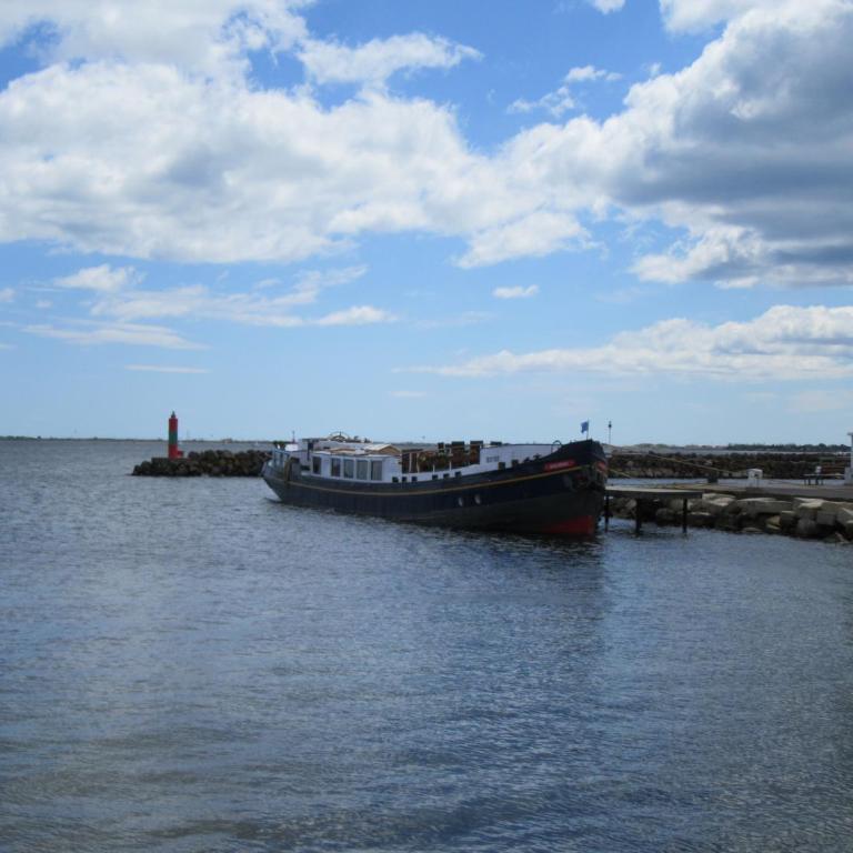 Marseillan 18th Century 2-Bed House Sleeps 6 - Chambre Double - Vue sur Parc - 21