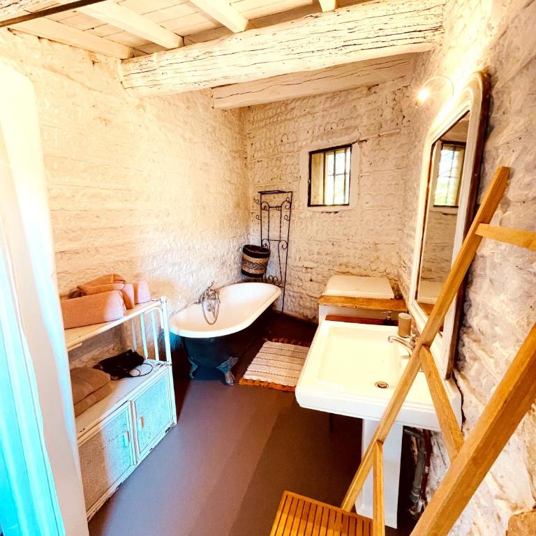 Très Belle rotonde déco Bohème, tennis, parking - Casa con 1 dormitorio - 9