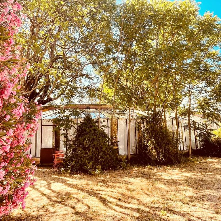 Très Belle rotonde déco Bohème, tennis, parking - Casa con 1 dormitorio - 3