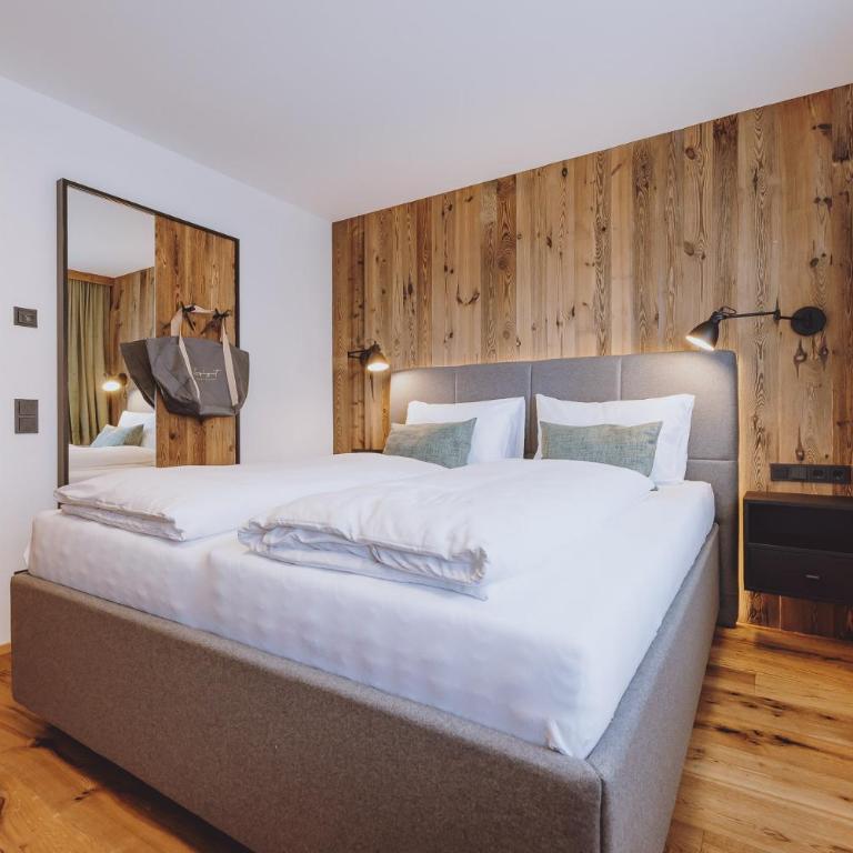 Premium Chalets by ZAGLGUT, Zell am See-Kaprun - Wellness & Infinity Pool, Air Conditioning, Panoramic Views & Summer Card Included - Chalet mit 3 Schlafzimmern, Sauna und Außenbadewanne - 12