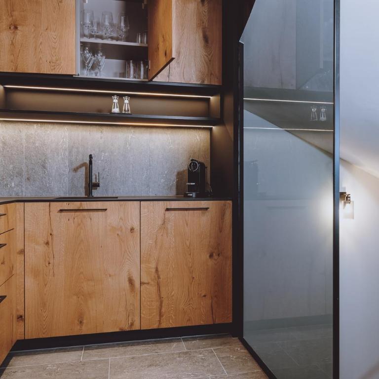 Premium Chalets by ZAGLGUT, Zell am See-Kaprun - Wellness & Infinity Pool, Air Conditioning, Panoramic Views & Summer Card Included - Chalet mit 3 Schlafzimmern, Sauna und Außenbadewanne - 13