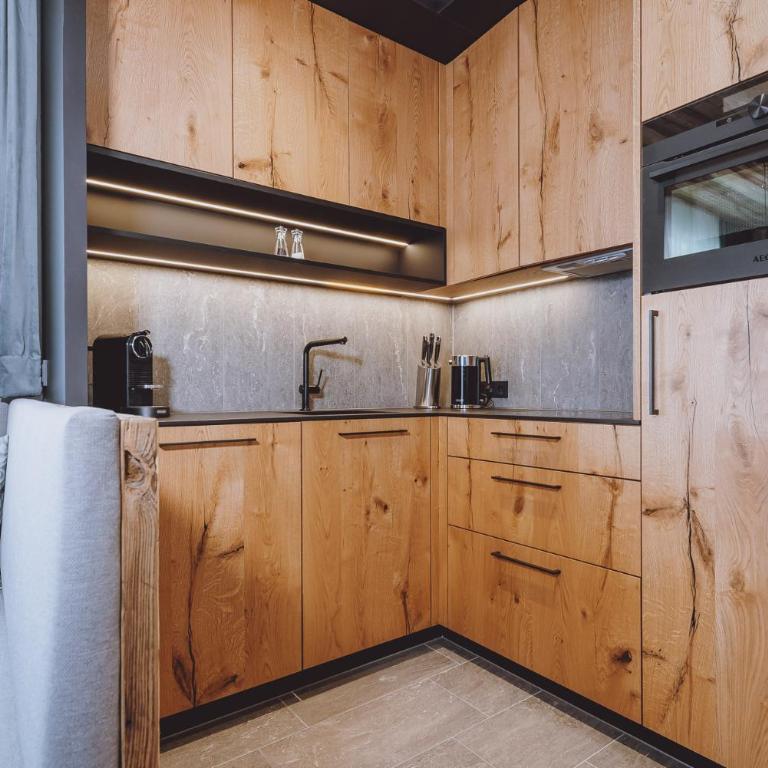 Premium Chalets by ZAGLGUT, Zell am See-Kaprun - Wellness & Infinity Pool, Air Conditioning, Panoramic Views & Summer Card Included - Chalet mit 3 Schlafzimmern, Sauna und Außenbadewanne - 8