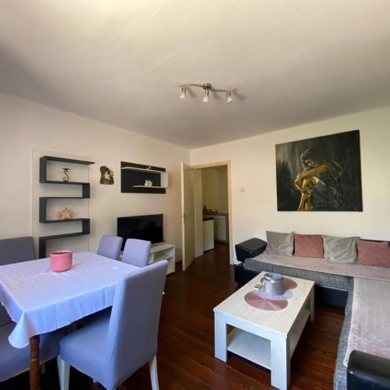 Apartments Vido - Two-Bedroom Apartment with Terrace and Sea View - 10