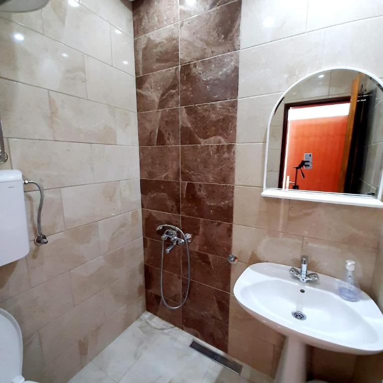 3 Bedroom Apartment Ulcinj - Three-Bedroom Apartment - 9