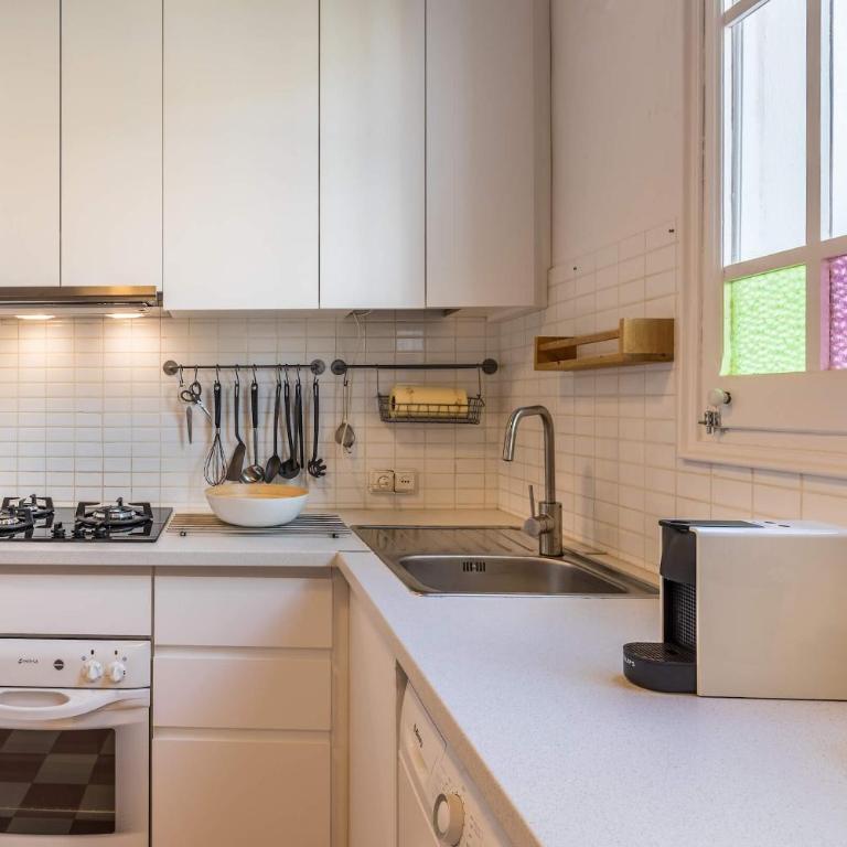 21PER1020 - Cozy apartment in Vila de Gracia - Two-Bedroom Apartment - 13