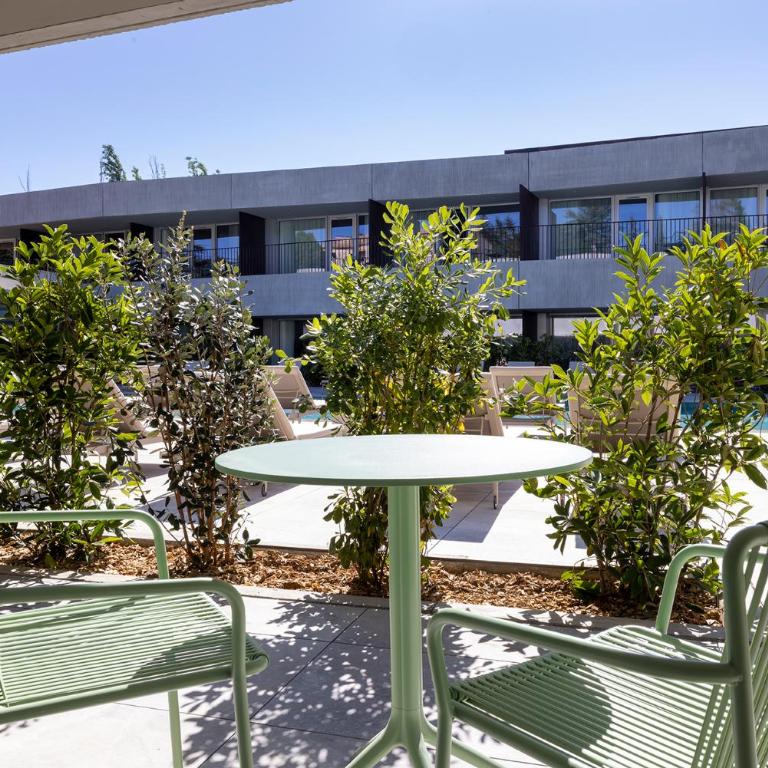 Hôtel Spa Restaurant Villa Castellane by Germain Collection - Apartment - Pool Side - 2