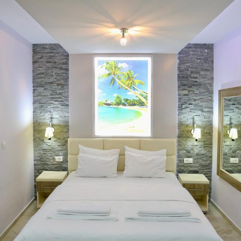 VICTORIA Apartments - Deluxe Double Room with Balcony - 5