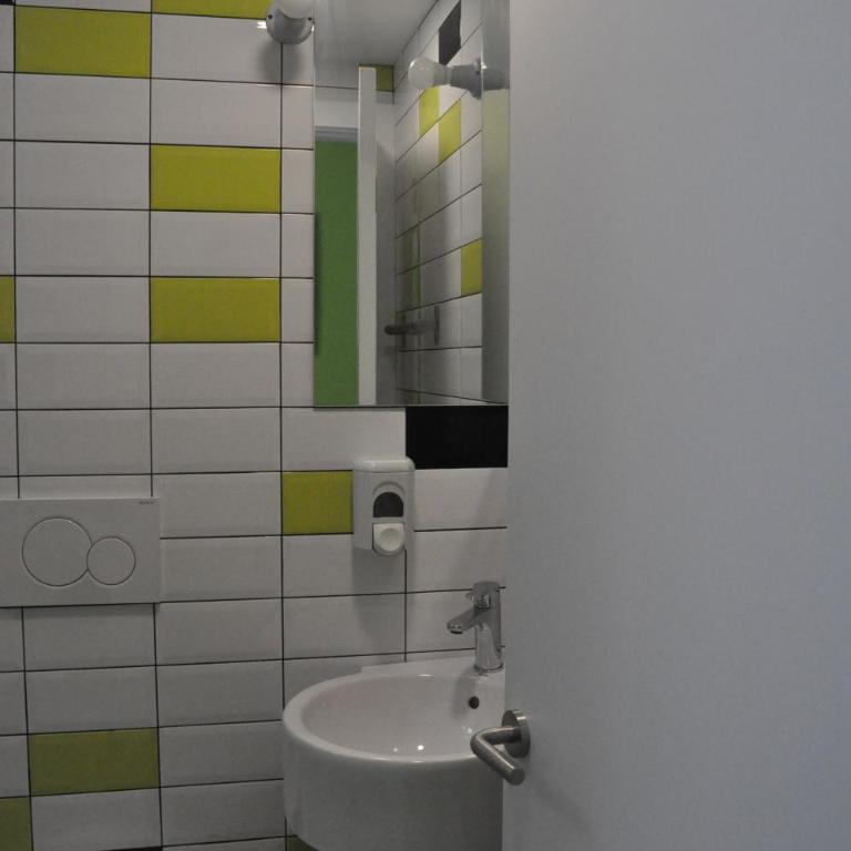 Falow - Habitación Doble Superior con 2 camas y baño privado - 4