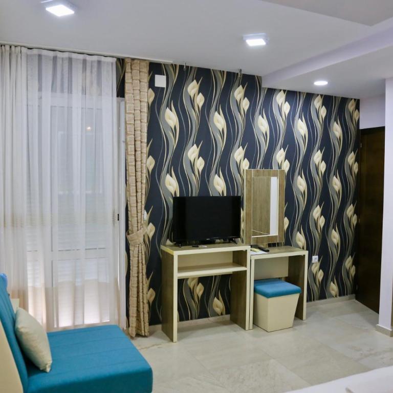 VICTORIA Apartments - Deluxe Double Room with Balcony - 1