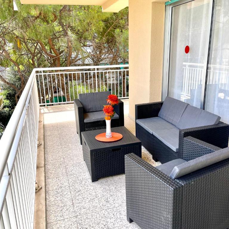 APARTBEACH SANTA ELENA CLIMATIZADO PARKING y JUNTO PLAYA CAPELLANS - Apartment - 24