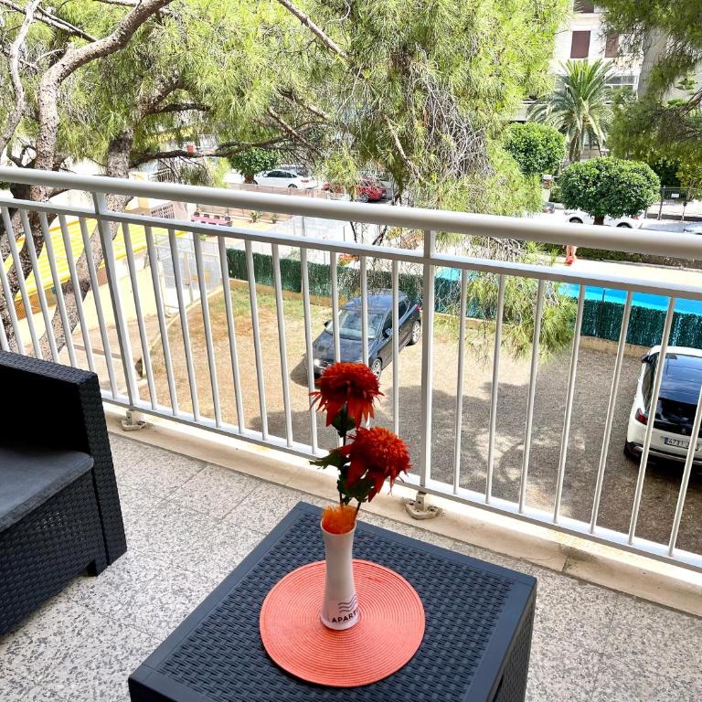 APARTBEACH SANTA ELENA CLIMATIZADO PARKING y JUNTO PLAYA CAPELLANS - Apartment - 4