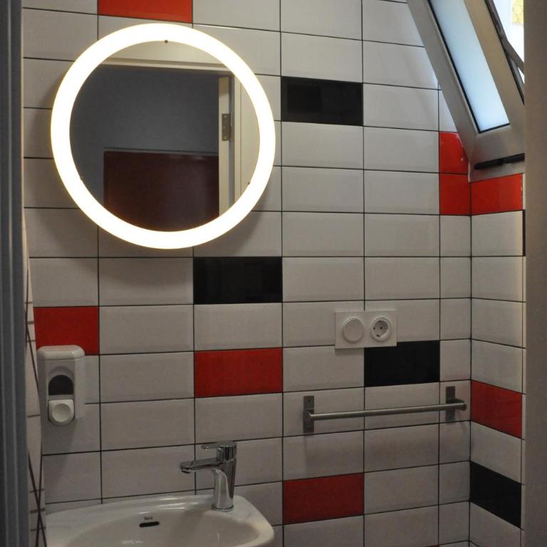 Falow - Habitación Doble Superior con 2 camas y baño privado - 24
