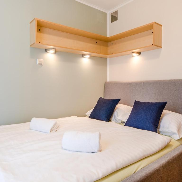 Relax Camping Seewirt - Bungalow mit 1 Schlafzimmer - 3