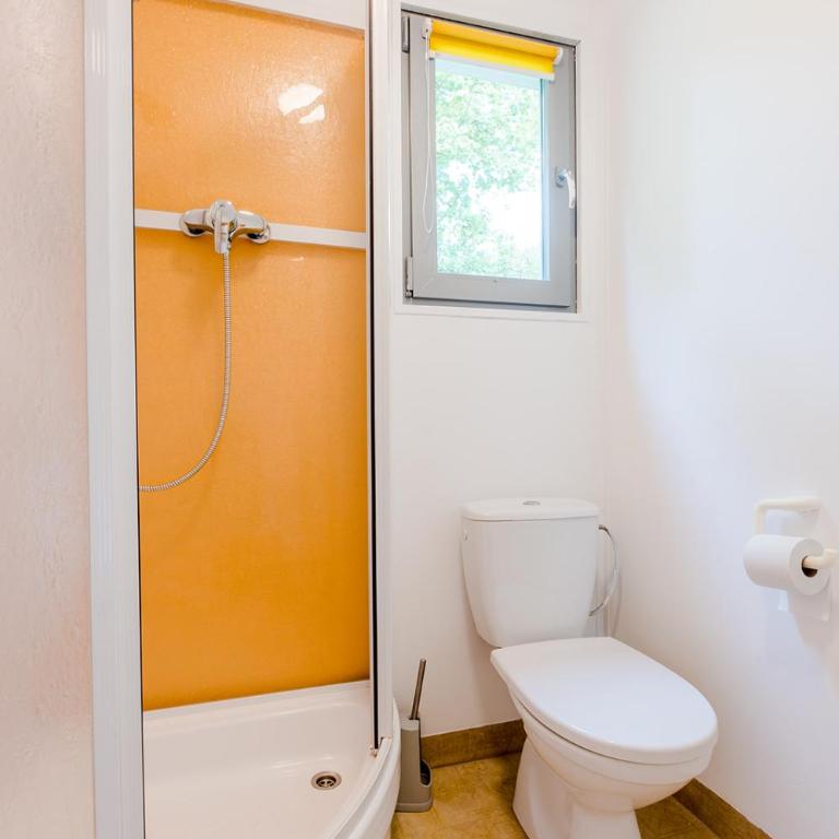 Relax Camping Seewirt - Bungalow mit 2 Schlafzimmern - 4