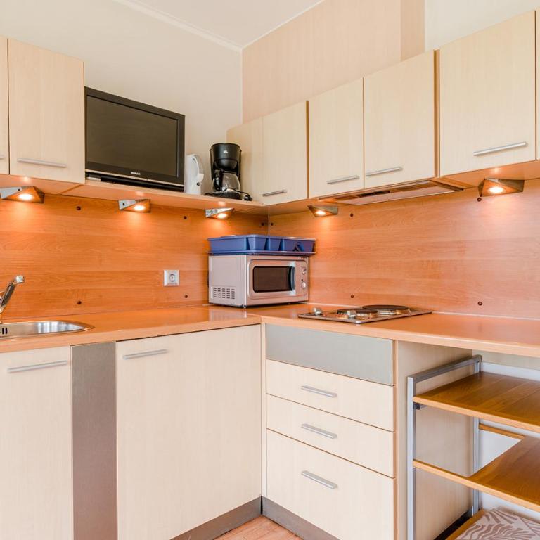 Relax Camping Seewirt - Bungalow mit 1 Schlafzimmer - 5