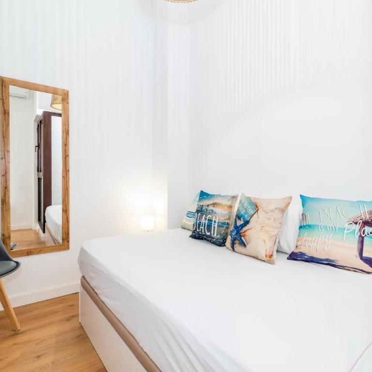 Wekey Homes Granada, Mesones Central Suites - Three-Bedroom Apartment - 10