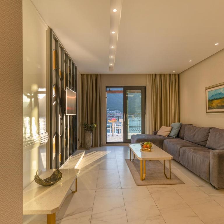 HUMA Kotor Bay Hotel and Villas - Three-Bedroom Suite with Sea View - 3