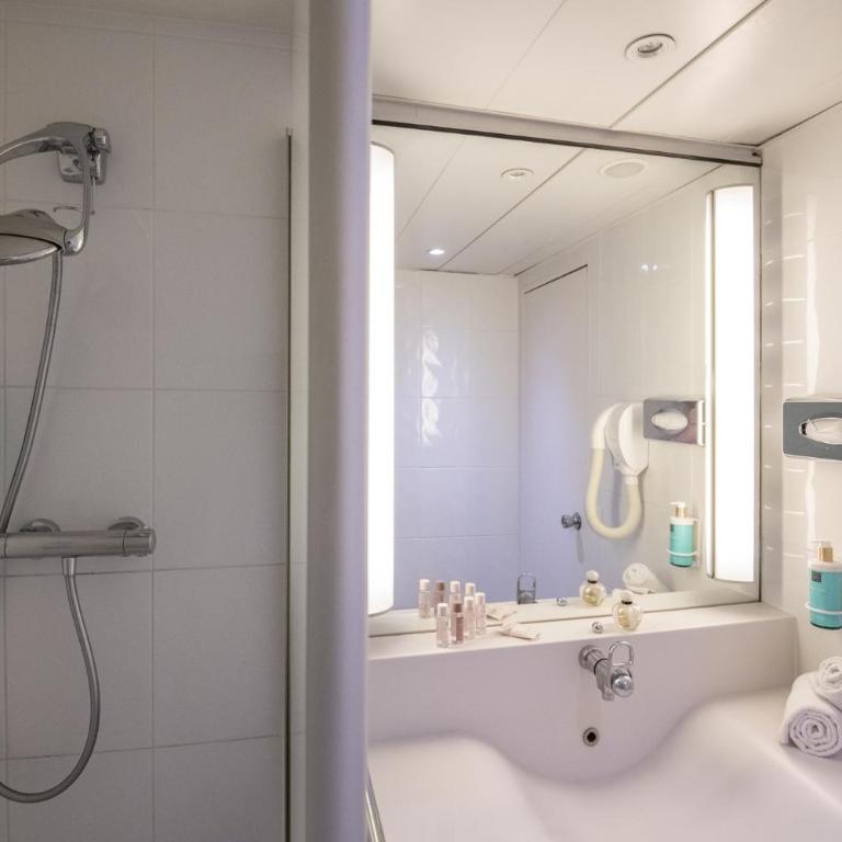 Novotel Antibes Sophia Antipolis - Chambre Classique avec 1 Lit Double et 1 Lit Simple - 13