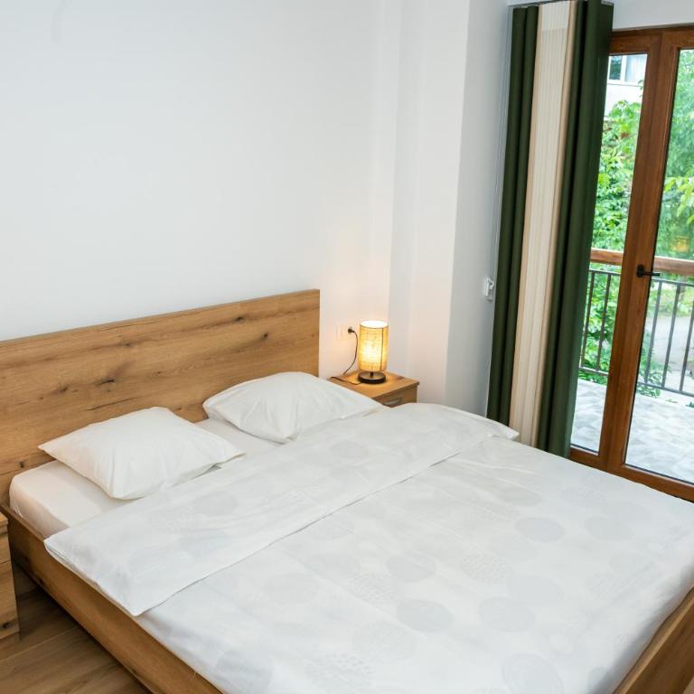 Guest House Alte - Deluks Dvokrevetna Soba sa Bračnim Krevetom i Balkonom - 3