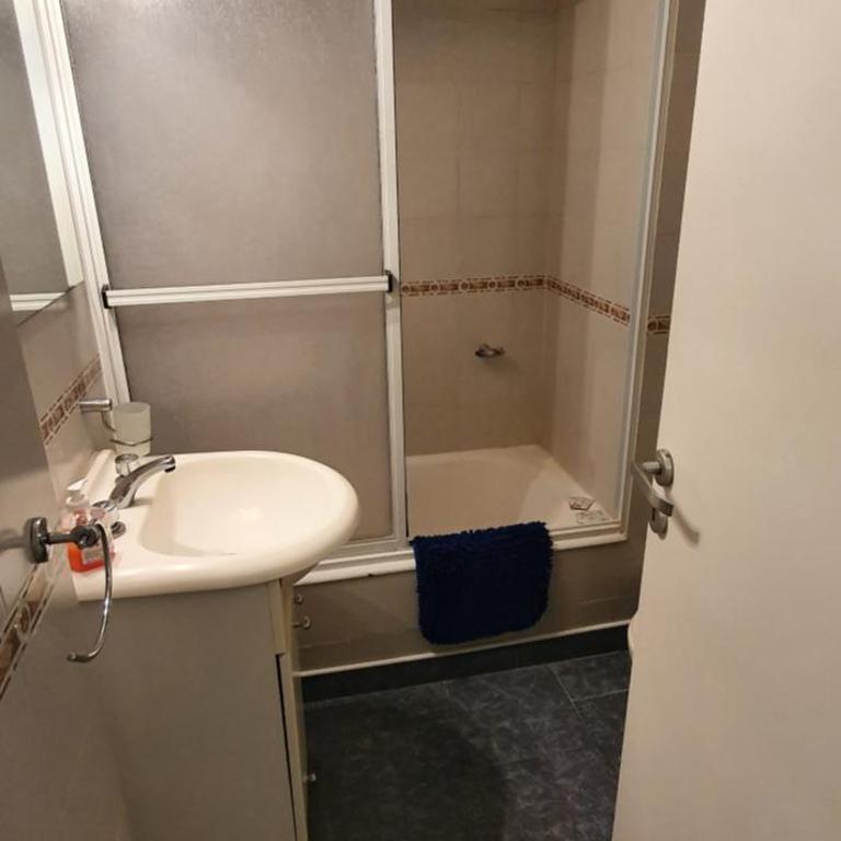 Depto de 2 ambientes zona Guemes - Apartamento - 18