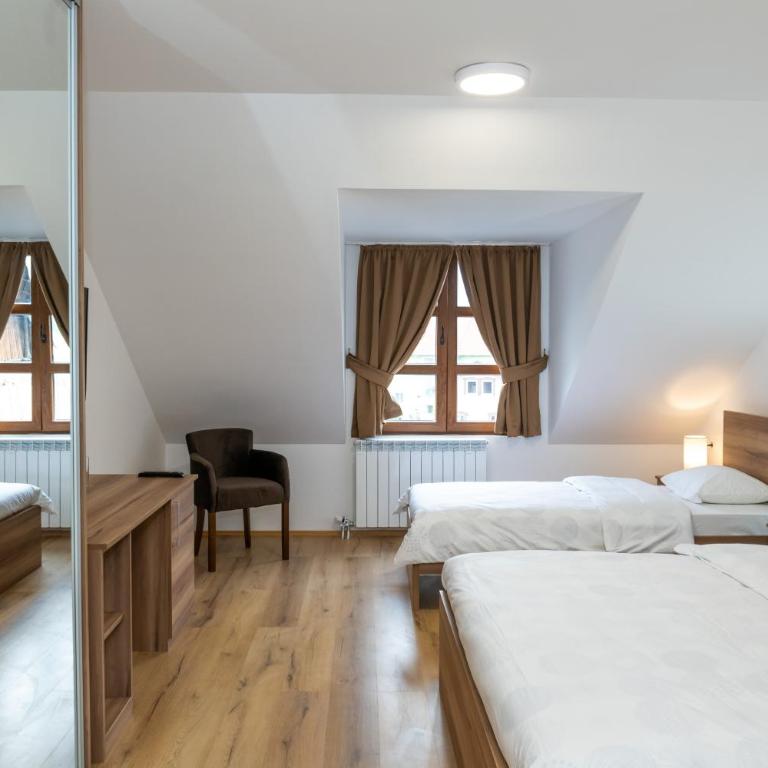 Guest House Alte - Dvokrevetna Soba sa Bračnim Krevetom i Pogledom na Planinu - 1