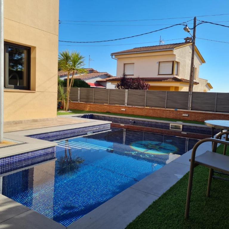 VILLA RIOJA with pool & mountain and sea view, ONLY FAMILYS - Villa con piscina privada - 10