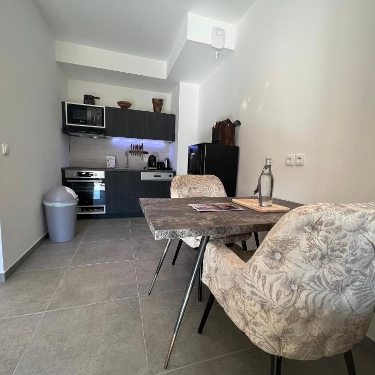 Les Trois Chaufatons - Chalets Boutiques - Apartment mit Terrasse - 3
