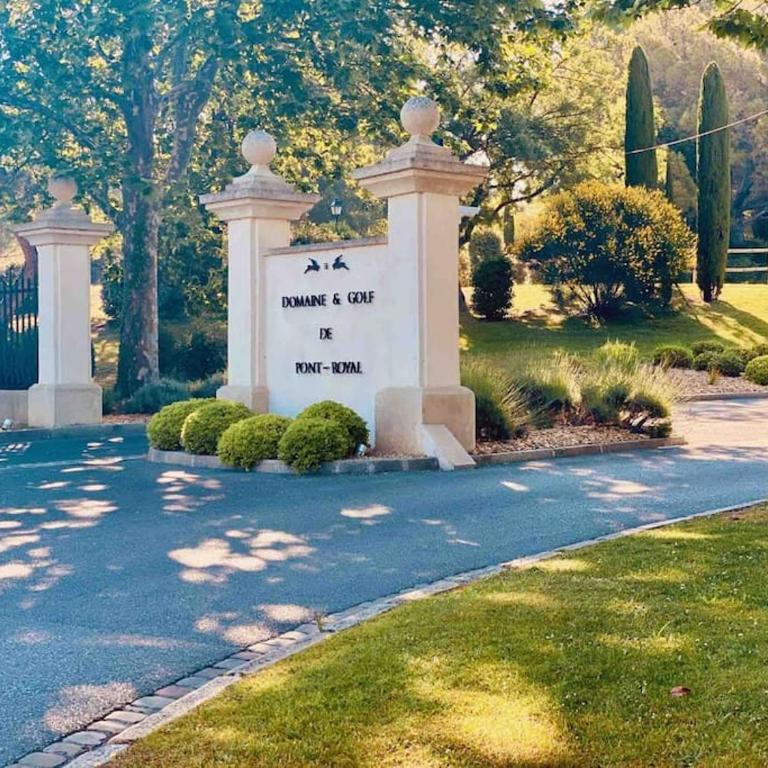 Villa du Soleil en Provence sur le Domaine du Golf de Pont Royal - Villa 3 Chambres - 9