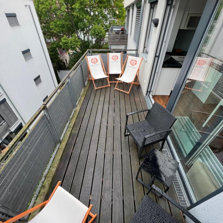 Penthouse-Wohnung - Balkon - Dachterrasse - Zentrum - Apartment mit 2 Schlafzimmern - 40