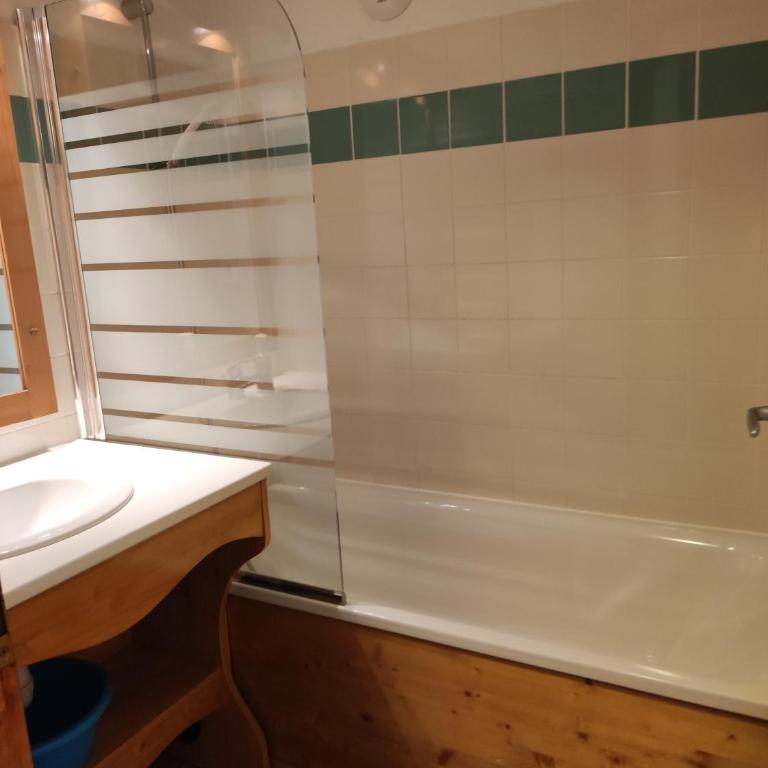 Chamrousse 1700 - Les Domaines de LArselle- Silènes C23 - Classé 3 étoiles - Apartment mit 1 Schlafzimmer - 6