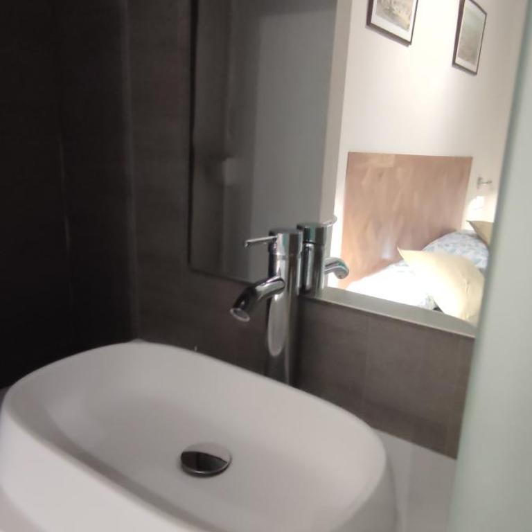 Centro de Sevilla - Two-Bedroom Apartment - 12