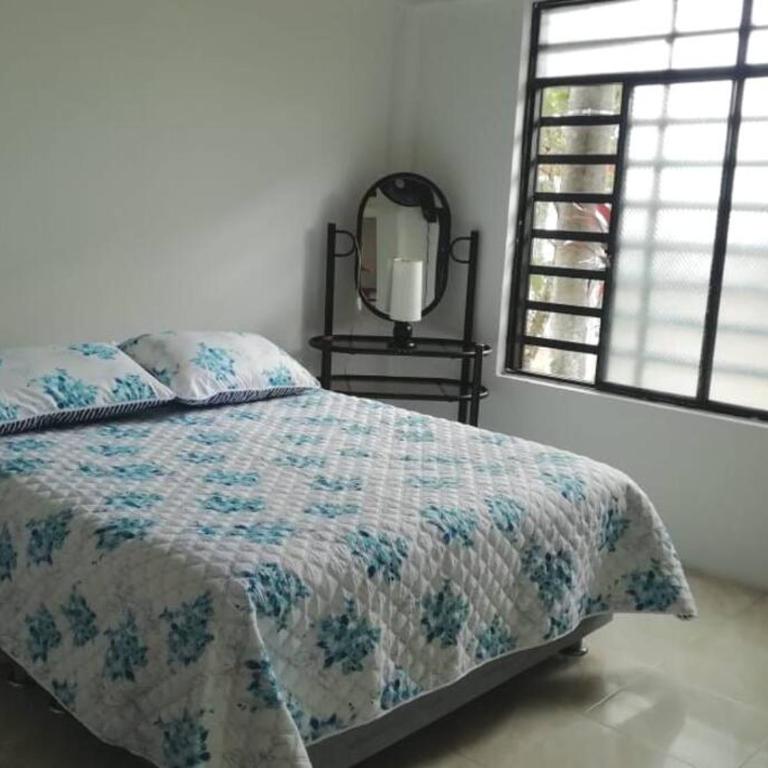 casa blanca - Four-Bedroom House - 11
