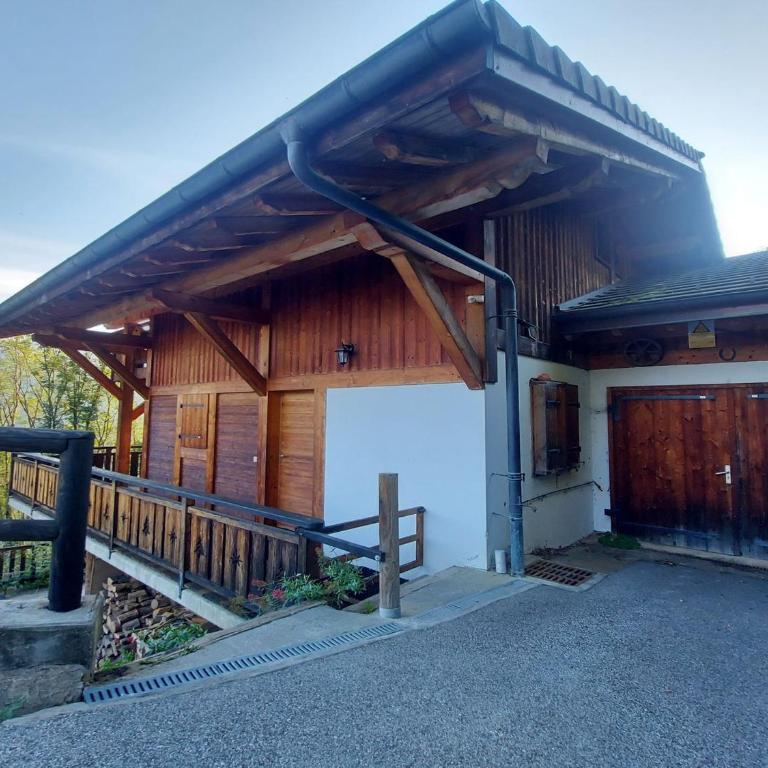Chalet spacieux avec vue panoramique et confort familial - Chalet 3 Chambres - 3