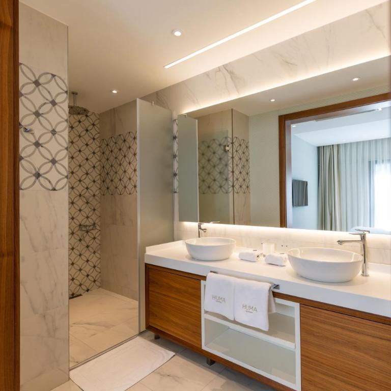 HUMA Kotor Bay Hotel and Villas - Premium Double Room with Sea View - 2