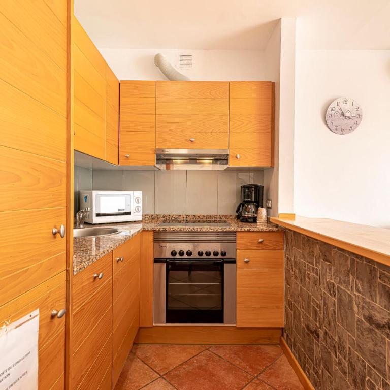 GO2TENERIFE Apart'Chaga Terrace, Pools & Free Parking - Two-Bedroom Apartment - 9
