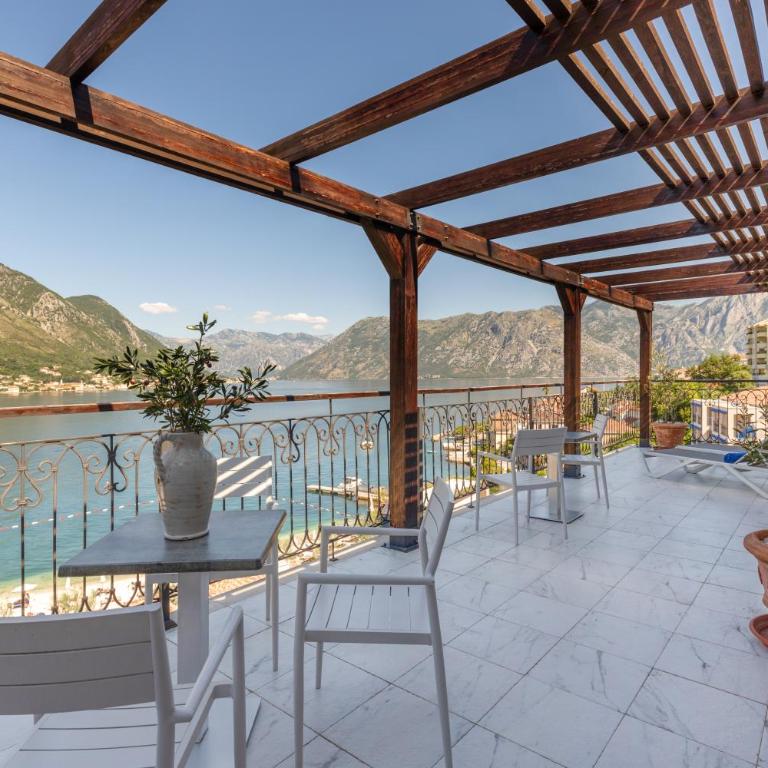 HUMA Kotor Bay Hotel and Villas - Three-Bedroom Suite with Sea View - 4