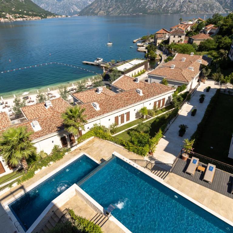 HUMA Kotor Bay Hotel and Villas - Three-Bedroom Suite with Sea View - 10
