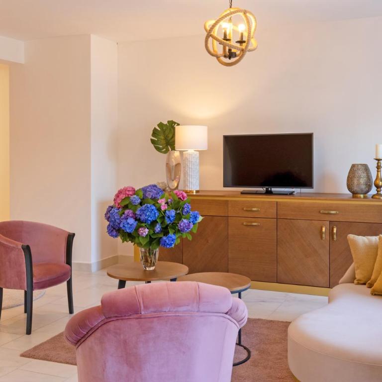 HUMA Kotor Bay Hotel and Villas - Three Bedroom Villa - Beach Front - 11
