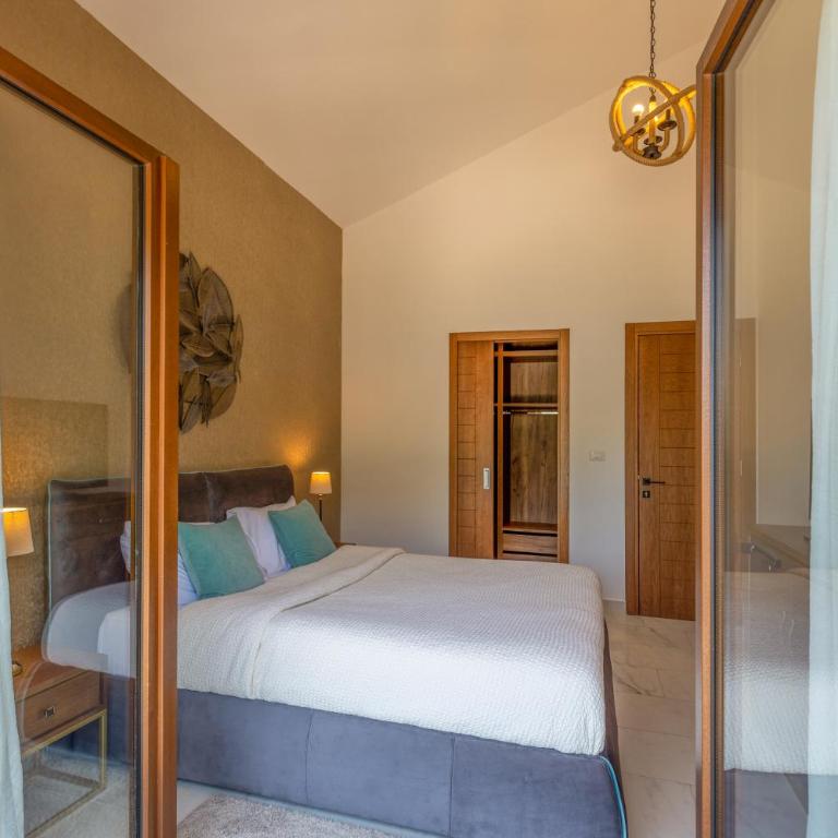 HUMA Kotor Bay Hotel and Villas - Three Bedroom Villa - Beach Front - 18