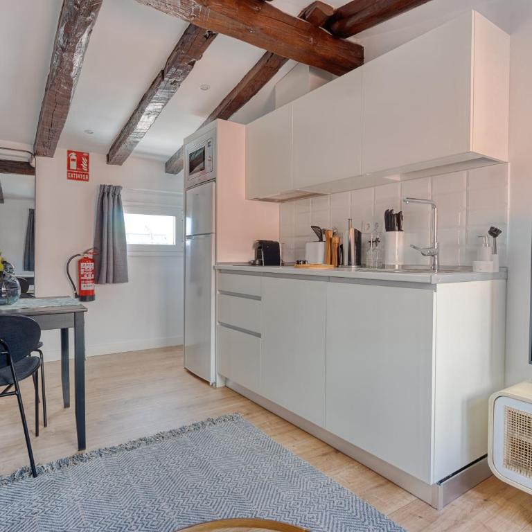 Limehome Madrid Calle de Fomento - estancia temporal - One-Bedroom Attic Apartment - 10
