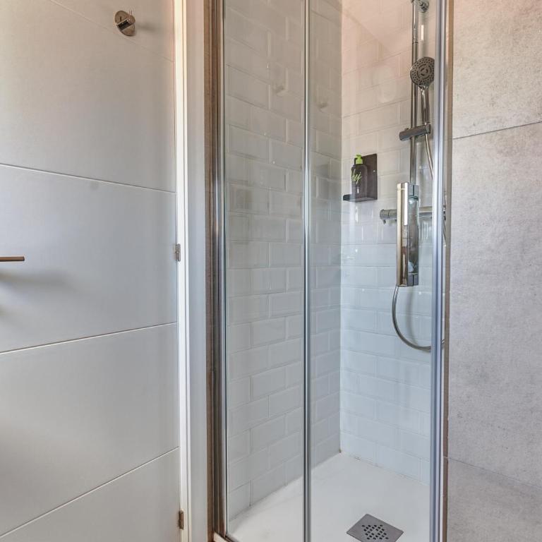 Limehome Madrid Calle de Fomento - estancia temporal - One-Bedroom Attic Apartment - 8