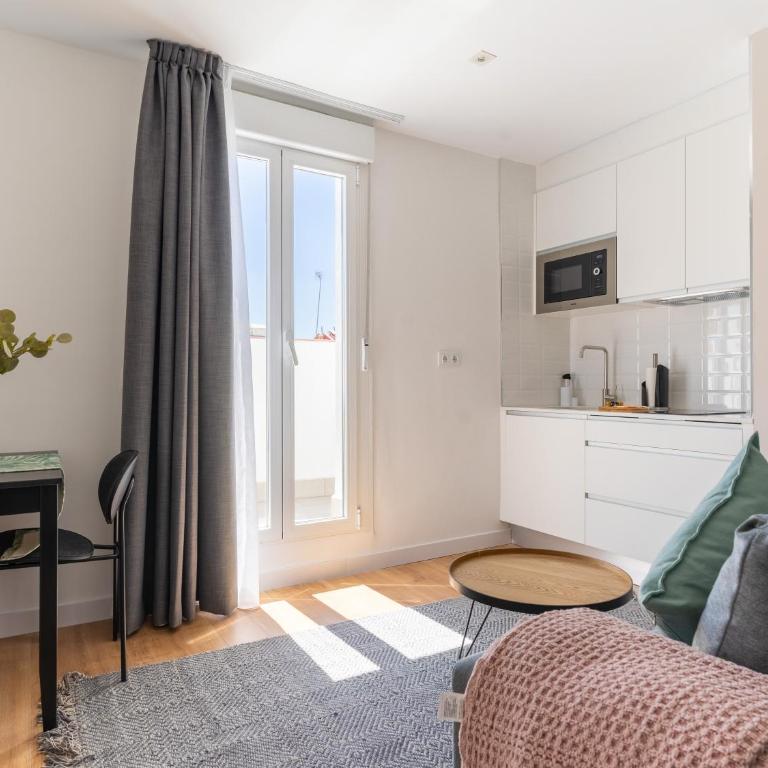 Limehome Madrid Calle de Fomento - estancia temporal - One-Bedroom Apartment with Terrace - 16