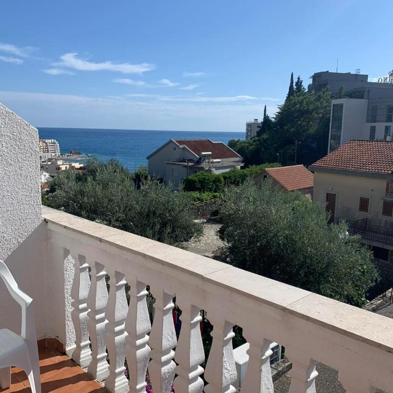 Guesthouse Vila Tamburic - Triple Room with Terrace - 7