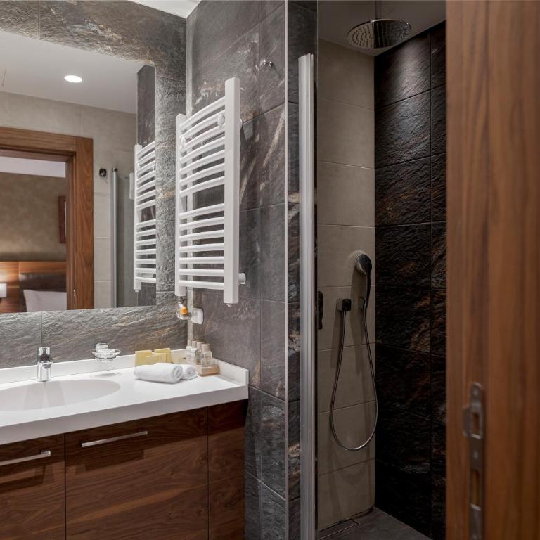 Hotel Grand Kopaonik - Standard Double or Twin Room - 3